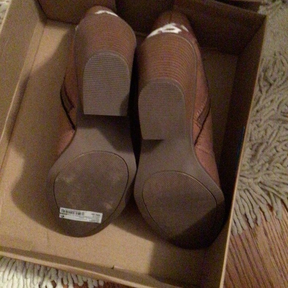 Womens Sugar Booties - Picture 5 of 5